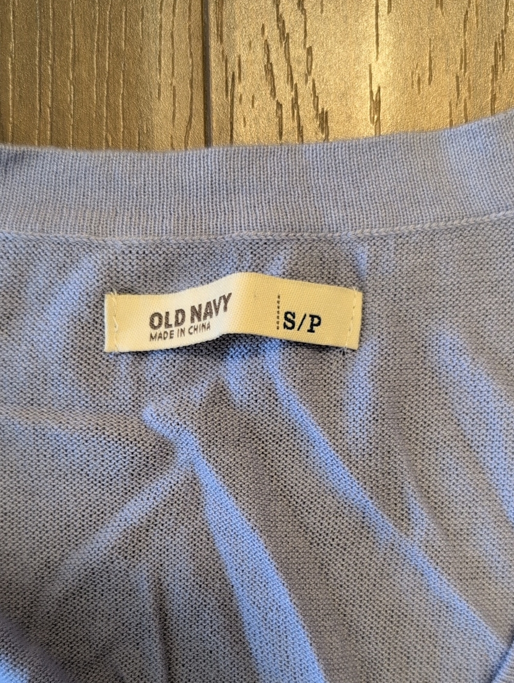 Old Navy Lavendar Purple V-Neck Buttoned Short-Sleeve Cropped Cardigan Y2K - Picture 2 of 9